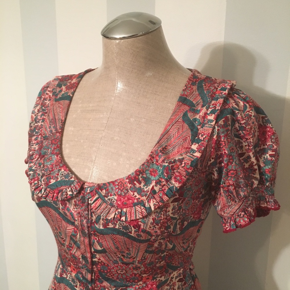 Peplum Top w/ Pleated Collar & Puffy Sleeves - Picture 4 of 8